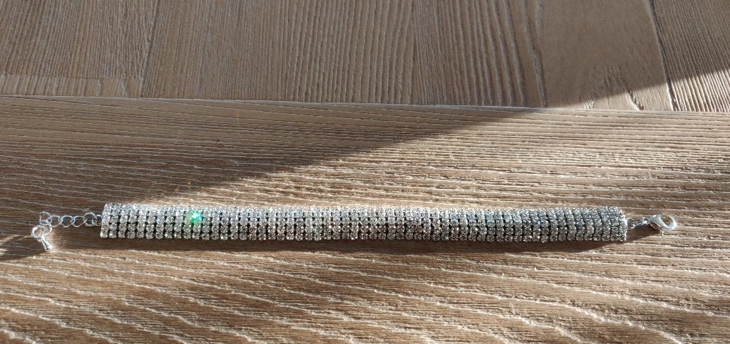 Armband met kristallen steentjes (nieuw) 22cm (armband), Nieuw, Ophalen of Verzenden, Elastiek, Zilver