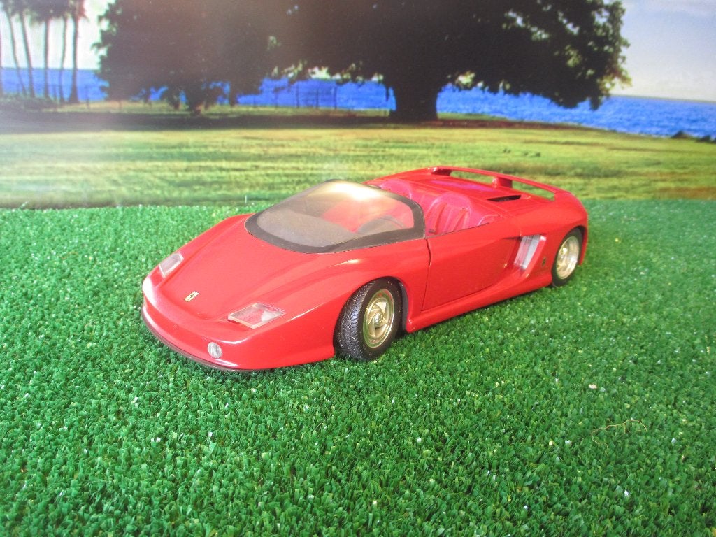 1/18 Ferrari Mythos Pininfarina - Revell, Ophalen of Verzenden, Zo goed als nieuw, Auto, Maisto