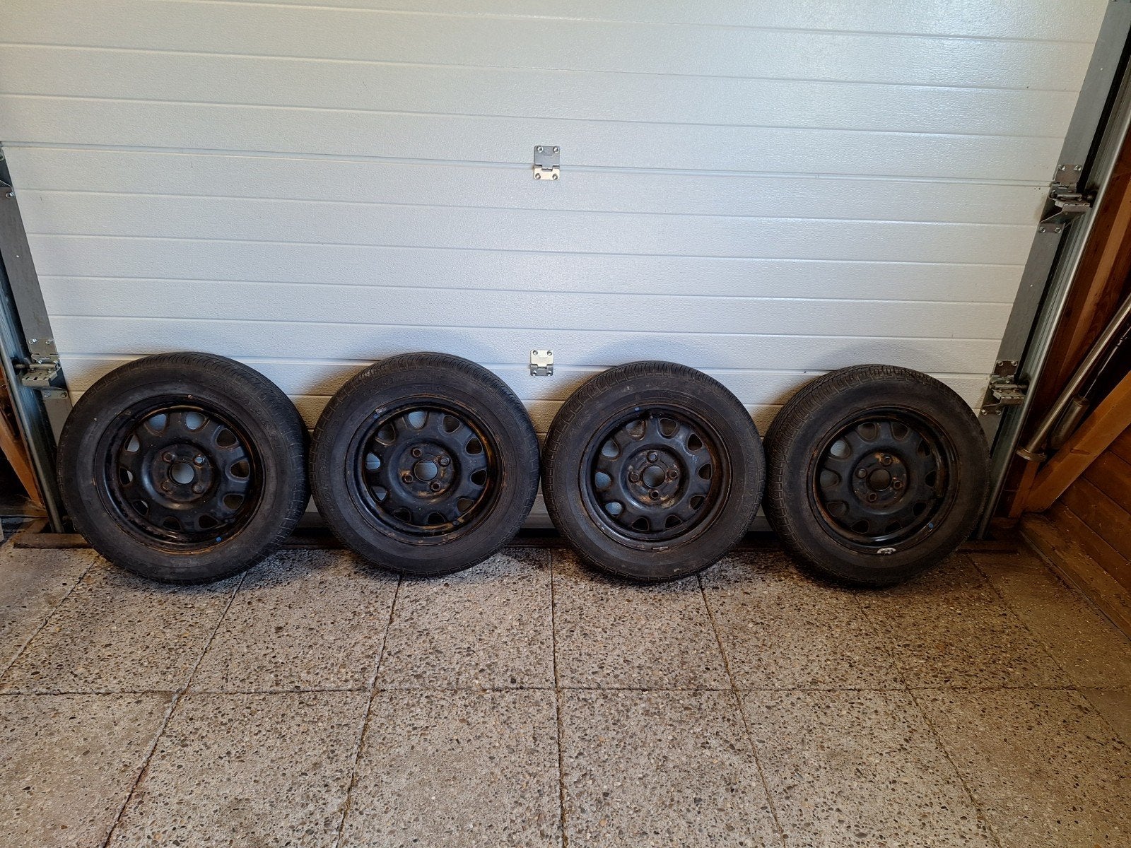 14 inch stalen velgen met zomerbanden!, Auto-onderdelen, Banden en Velgen, Ophalen, 14 inch, Velg(en), 165 mm