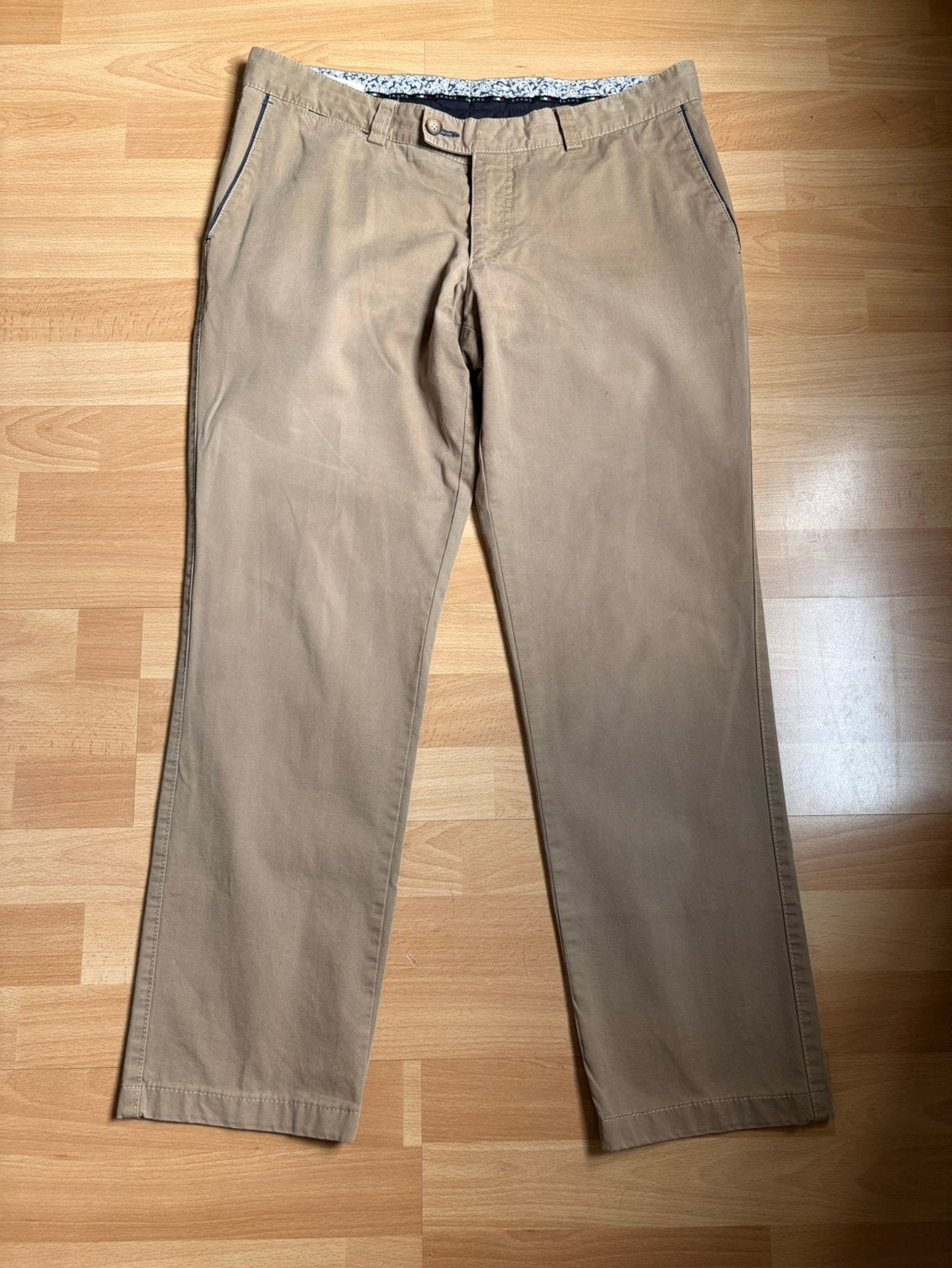 Umano model Utrecht mooie beige heren chino mt 50 ZGAN, Kleding | Heren, Ophalen of Verzenden, Zo goed als nieuw, Maat 48/50 (M)