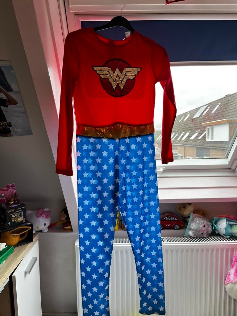 Wonder Woman verkleedpak maat 146/152 van H&M ongedragen, Ophalen of Verzenden, Zo goed als nieuw, 146 t/m 152, Jongen of Meisje