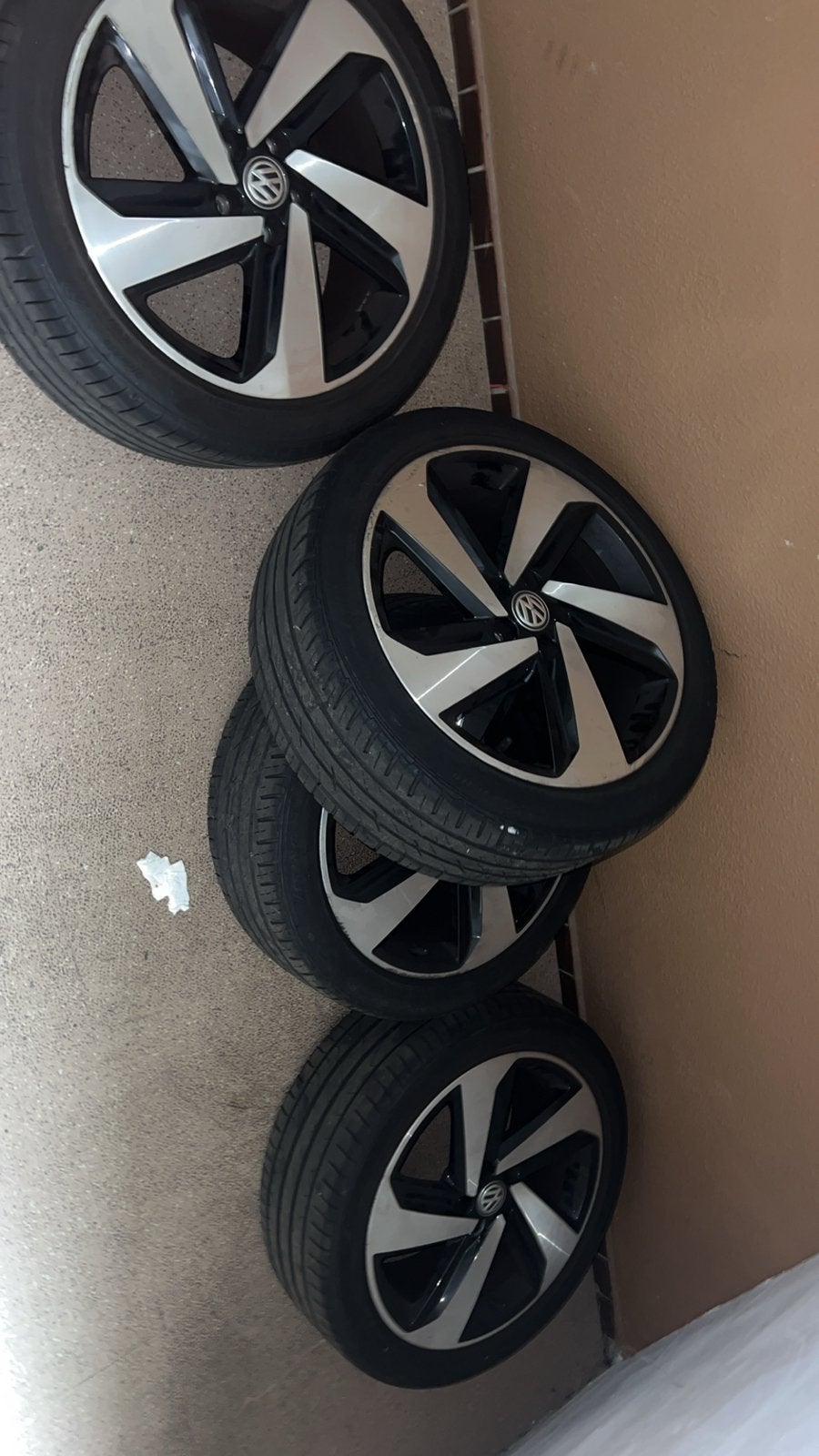 Volkswagen polo gti velgen+banden nieuw 17 inch, Auto diversen, Wieldoppen, Ophalen, Nieuw