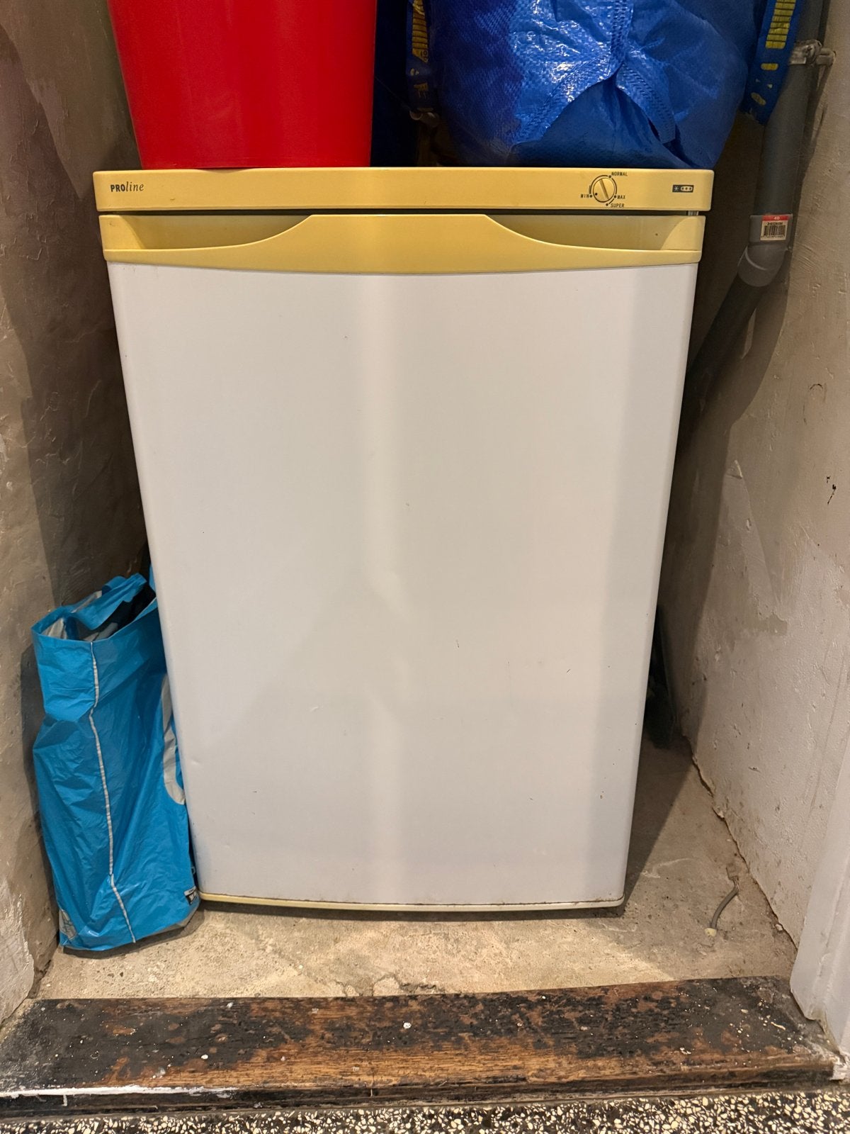 Proline Vrieskast - Compact en Functioneel, Witgoed en Apparatuur, Gebruikt, Ophalen, Vrieskast, 85 tot 120 cm