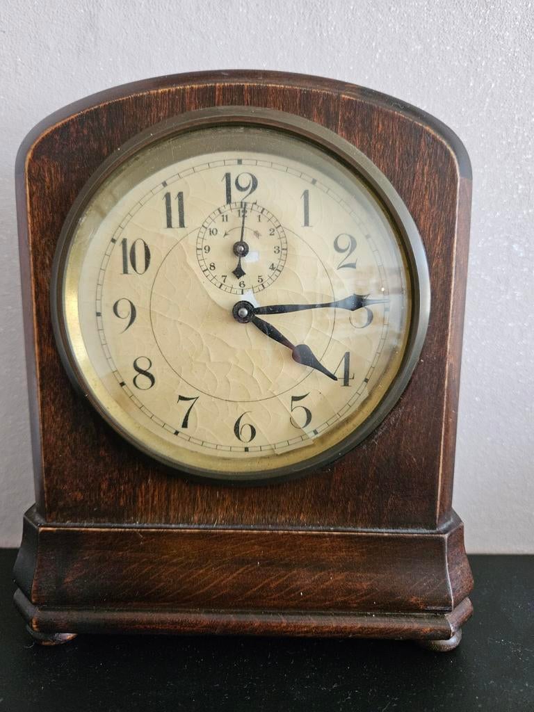 Antieke houten tafelklok Junghans met wekkerfunctie, Antiek en Kunst, Antiek | Klokken, Ophalen