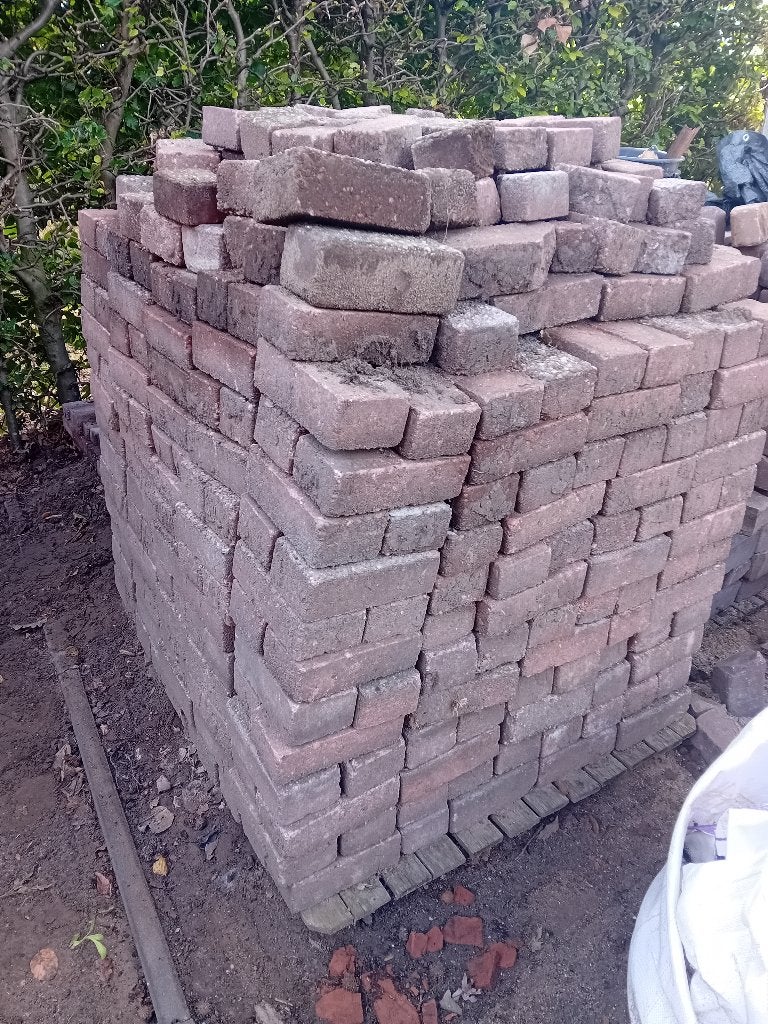 Gratis ophalen +/- 17 m2 betonklinkers (en +/- 5m2 halve ), Ophalen, Gebruikt, Klinkers, 10 m² of meer
