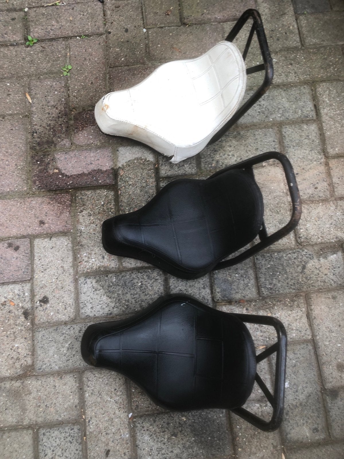 Puch en Tomos zadels - Diverse kleuren en modellen, Ophalen of Verzenden, Gebruikt, Zadel