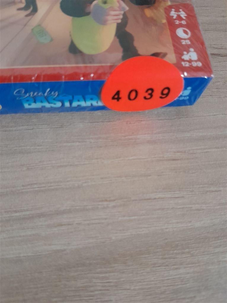 Sneaky bastard - 999 games - in seal - s4039, Verzenden, Zo goed als nieuw