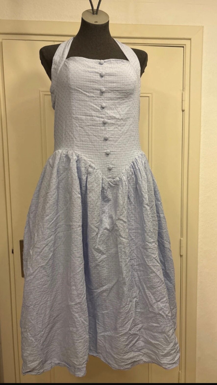 Lichtblauw feestjurk met petticoat van Pretty littleThing XL, Kleding | Dames, Maat 46/48 (XL) of groter, Zo goed als nieuw, Onder de knie