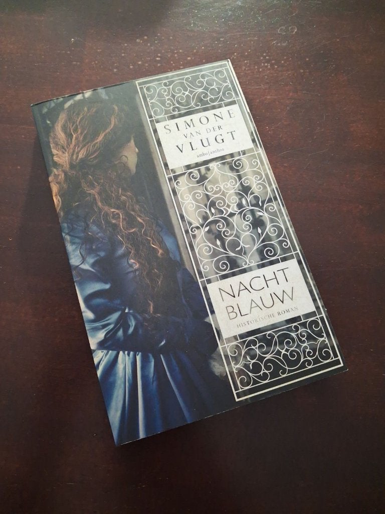 Simone van der Vlugt - nachtblauw, Boeken, Ophalen of Verzenden, Zo goed als nieuw