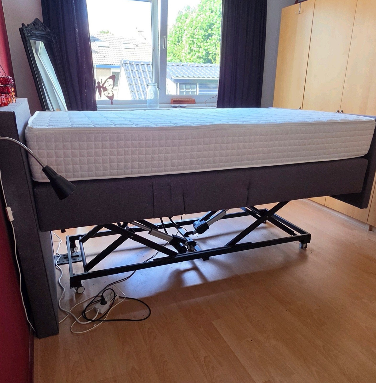 Luxe elektrische hoog-laag boxspring 120x200 Nieuwprijs 3700, Ophalen, Zo goed als nieuw, Twijfelaar, 120 cm
