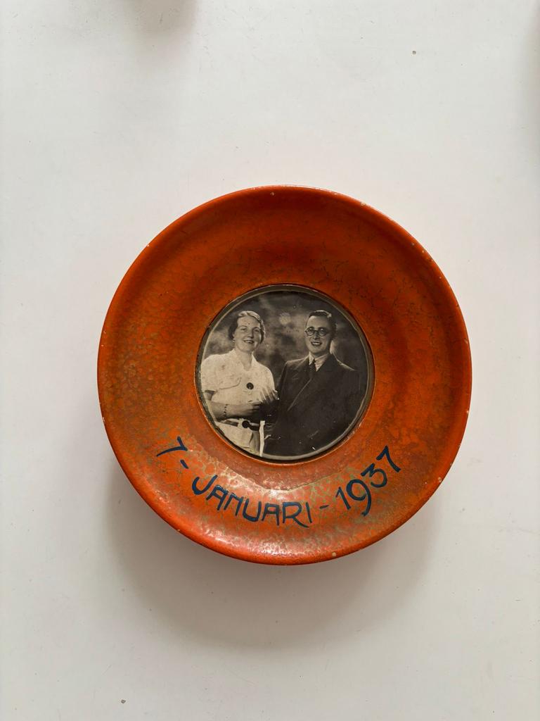 Vintage sierbordje 7 januari 1937 met foto, Antiek en Kunst, Antiek | Wandborden en Tegels, Ophalen of Verzenden