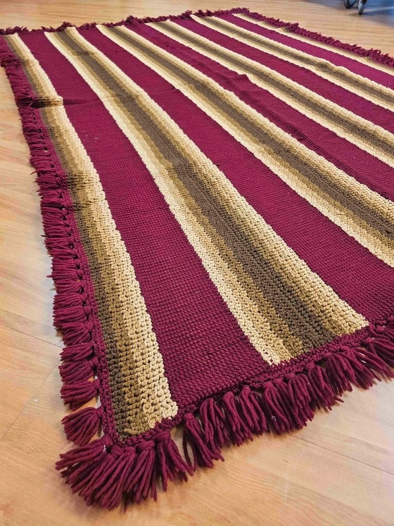 Handgehaakt woonkleed bordeaux bruin - franjes 205/138
