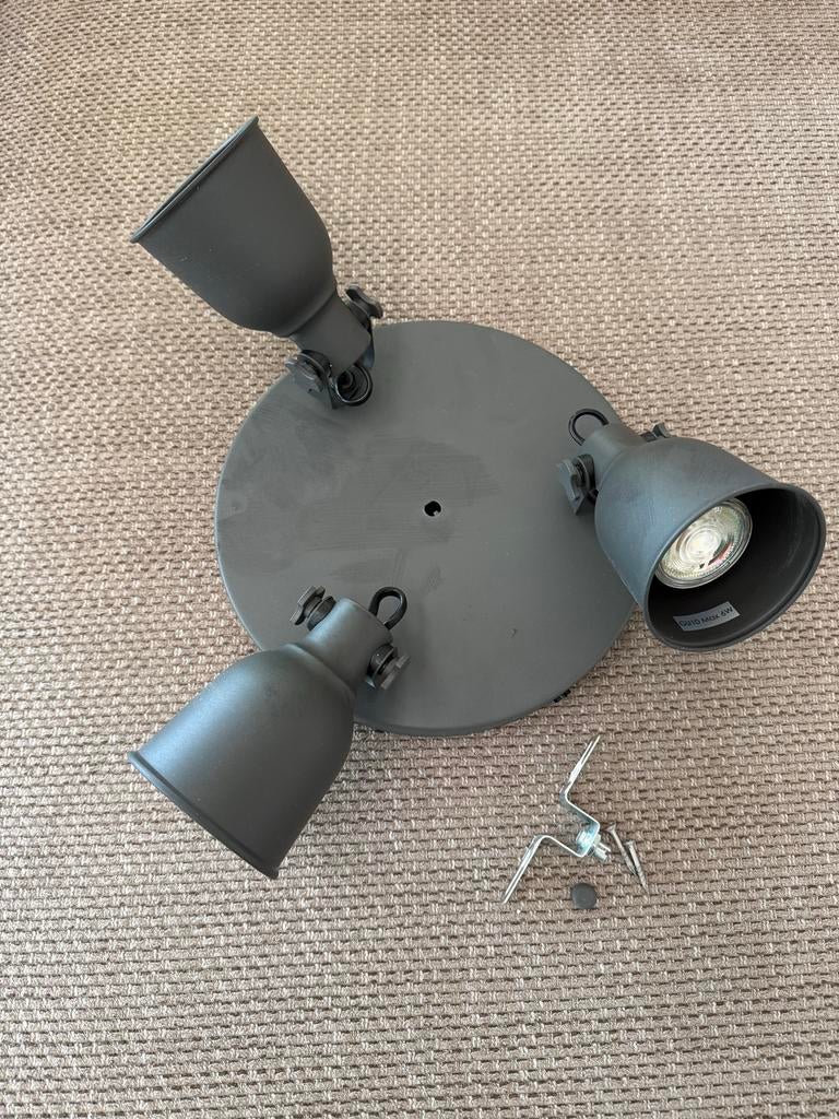 IKEA Hektar Plafondlamp - Grijs, 3 Spots, Ophalen of Verzenden, Zo goed als nieuw, Metaal of Aluminium