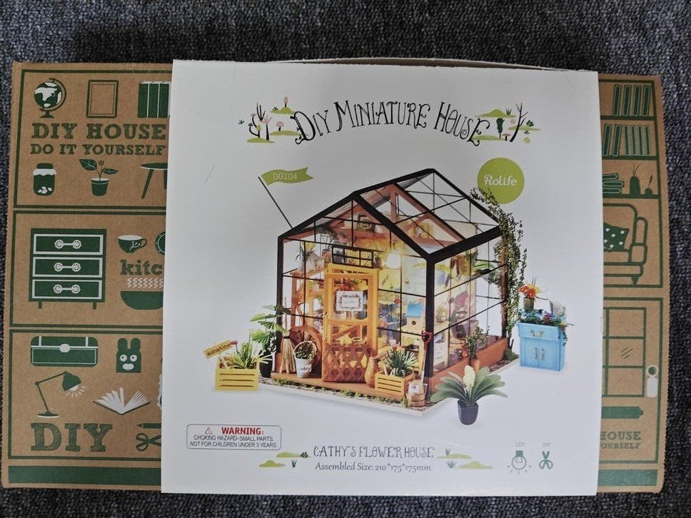DIY Miniatuur Huisje - Cathy's Flower House (Nieuw), Hobby en Vrije tijd, Ophalen of Verzenden, Nieuw