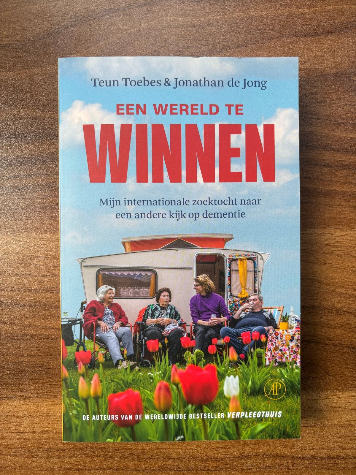 Een wereld te winnen - Teun Toebes & Jonathan de Jong, Ophalen of Verzenden, Zo goed als nieuw, Nederland