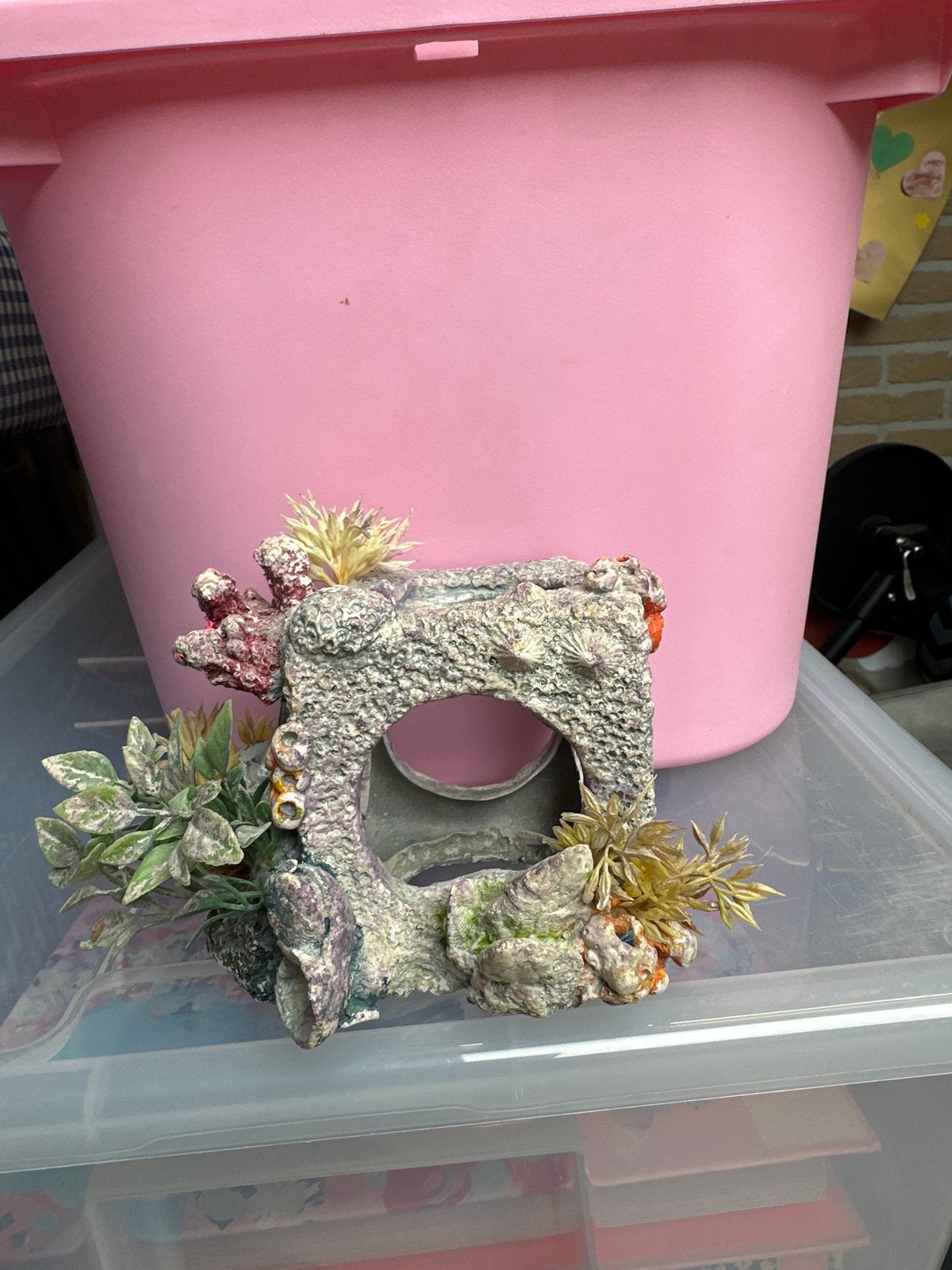 Huisje met versiering voor in aquarium, Ophalen of Verzenden, Zo goed als nieuw, Decoratie
