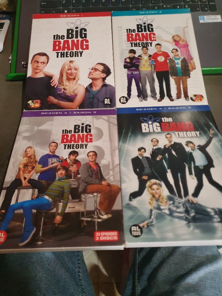 The Big Bang Theory seizoen 1 t/m seizoen 4, Alle leeftijden, Ophalen, Zo goed als nieuw, Komedie