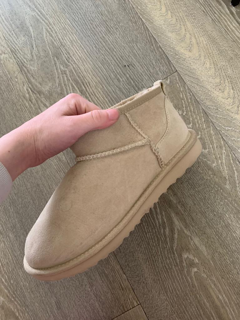 UGG ultra mini - maat 38, Kleding | Dames, Schoenen, Ophalen, UGG, Beige, Lage of Enkellaarzen