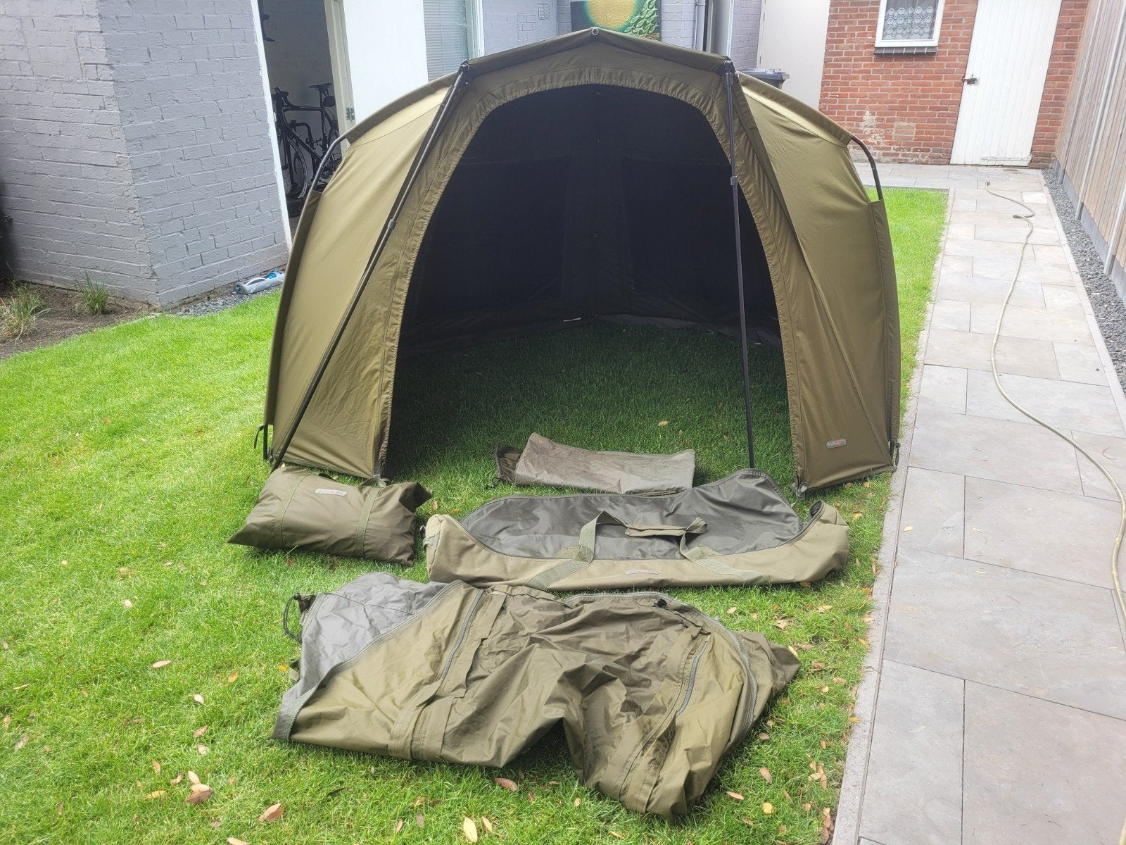 Trakker Tempest 100T Aquatexx EV incl. Grondzeil/ Scullwrap, Watersport en Boten, Hengelsport | Karpervissen, Ophalen of Verzenden