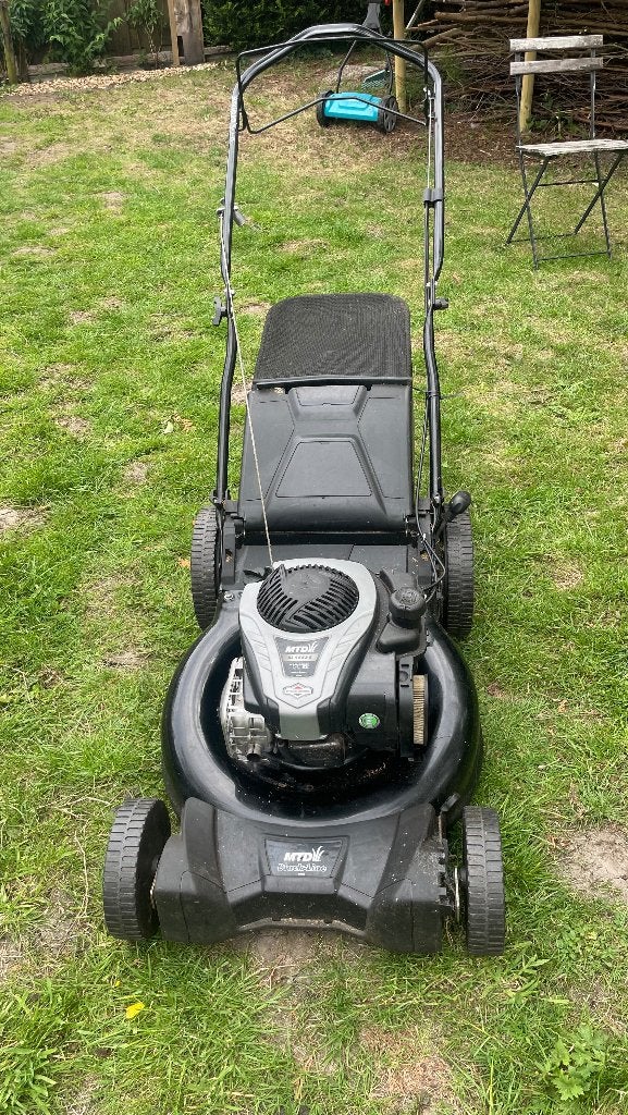 Gras maai machine op benzine, Ophalen, Benzine, MTD, Zo goed als nieuw