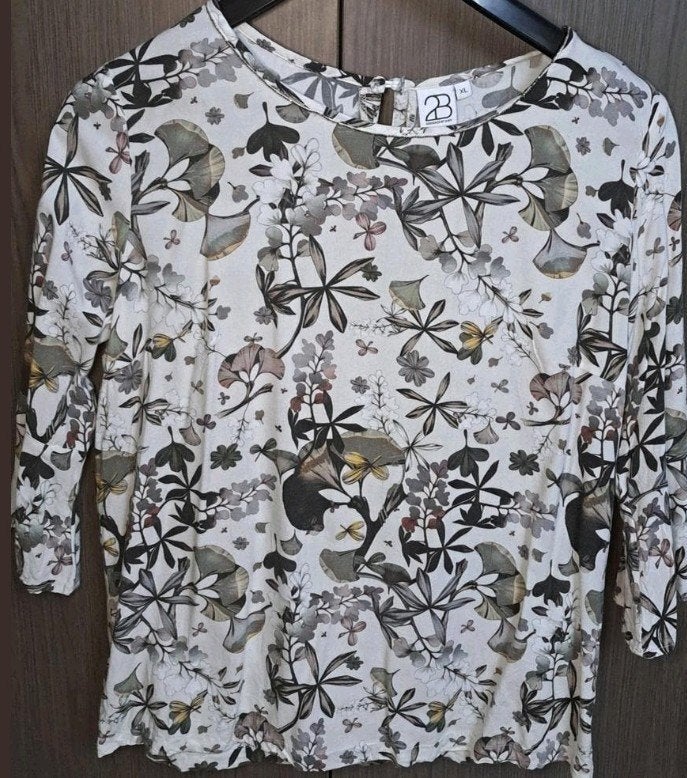 Dames Top met Bloemenprint - Maat Xl (valt als m), Maat 38/40 (M), Meerkleurig, Ophalen of Verzenden, Zo goed als nieuw