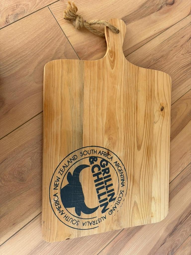 Houten snijplank / serveerplank 'Grillin & Chillin', Hout, Snij-/serveerplank, Ophalen of Verzenden, Zo goed als nieuw