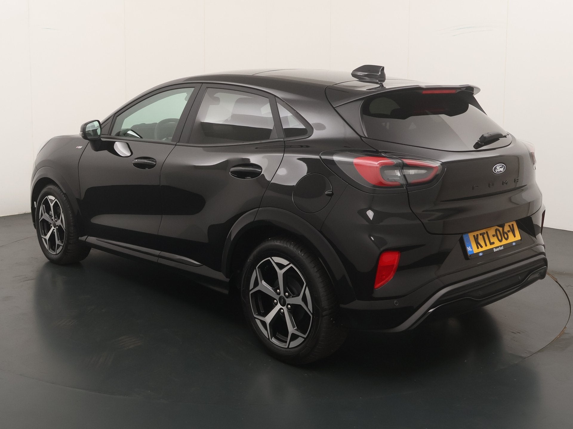 Ford Puma EcoBoost Hybrid 155pk ST-Line X | Pano | Winter Pa, Leder en Stof, Zwart, Bedrijf, 155 pk
