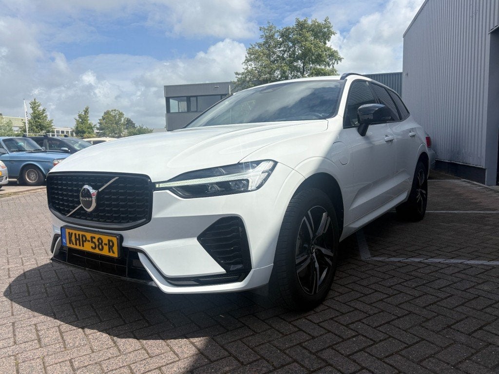 Volvo XC60 2.0 T6 AWD R-design Trekhaak I Facelift I All-in, Auto's, Volvo, Gebruikt, Wit, Plug-in hybride, XC60