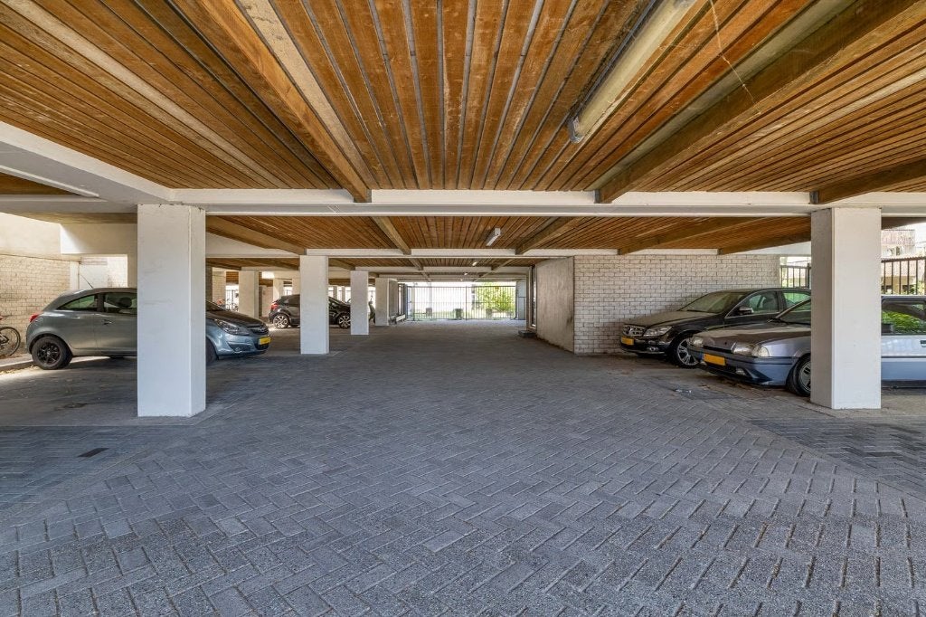 Overdekte parkeerplaats te huur - Sara Burgerhart Erf 58, Auto diversen, Ophalen