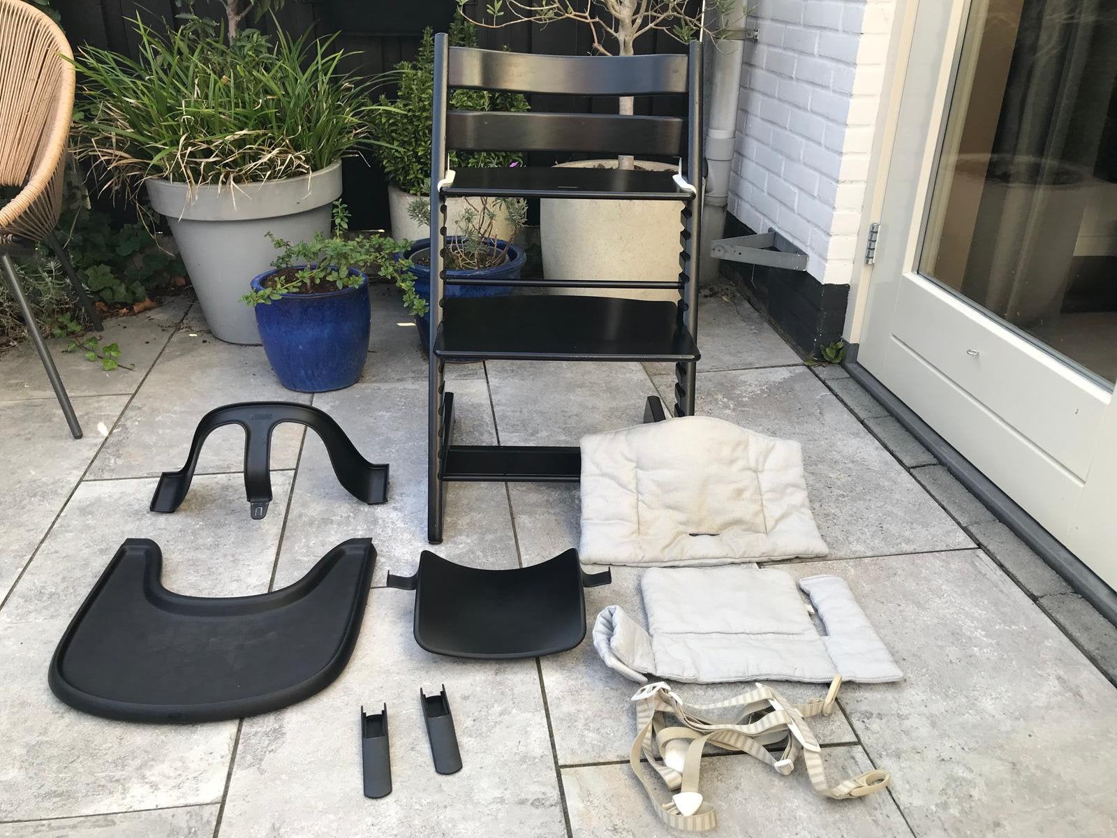 Stokke triptrapstoel met babynestje, stoelverkleiner en blad, Ophalen, Gebruikt, Meegroeistoel, Gordel(s)