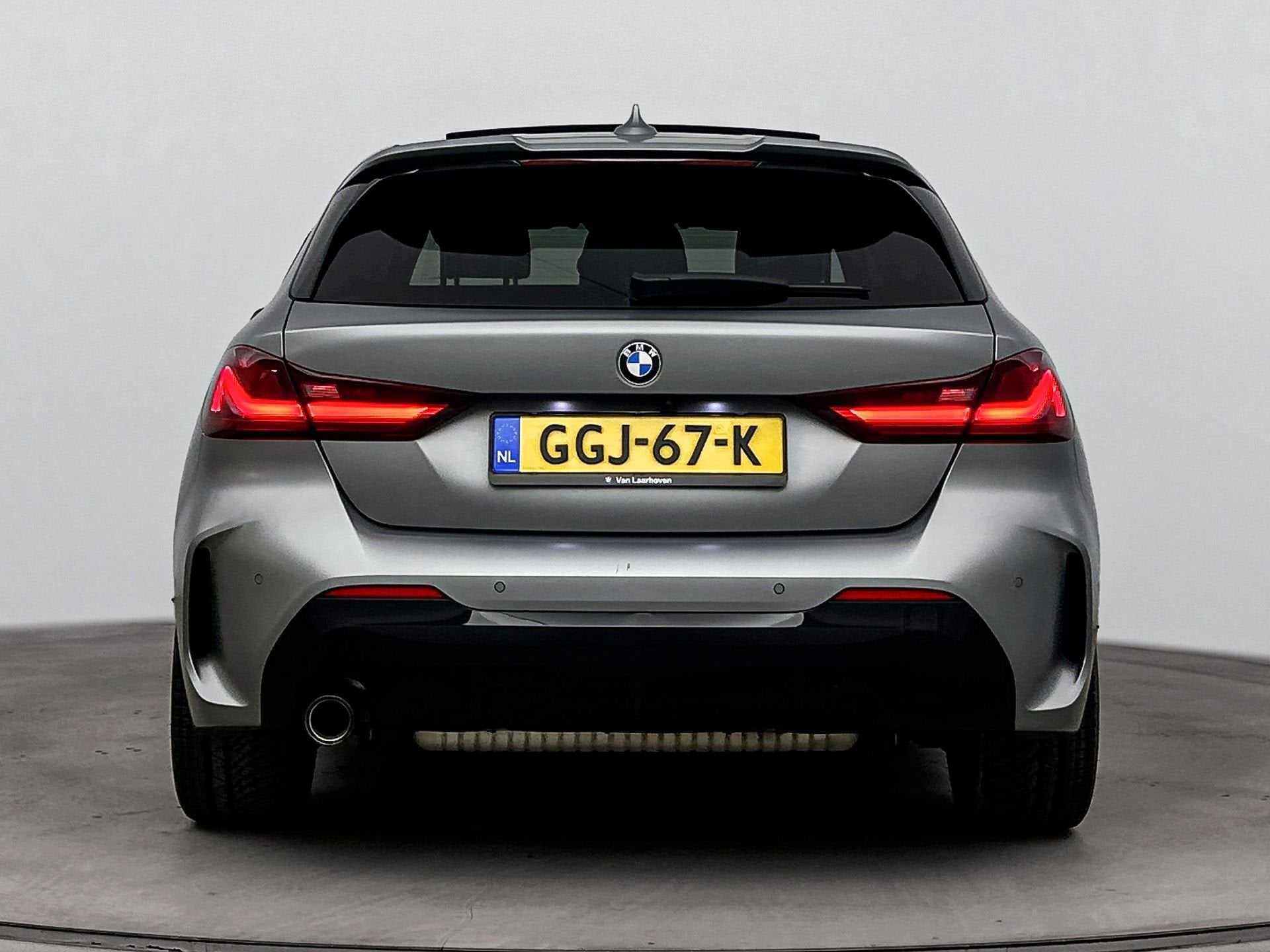 BMW 1 Serie 118i M Sport Automaat / Panoramadak / Sportstoel, Dealer onderhouden, 136 pk, Gebruikt, Bedrijf