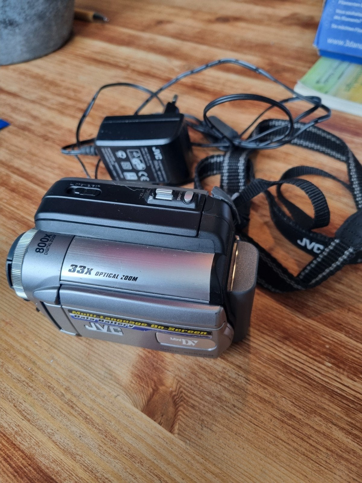 JVC camcorder (met gebreken), Ophalen of Verzenden, Mini dv, JVC, 20x of meer