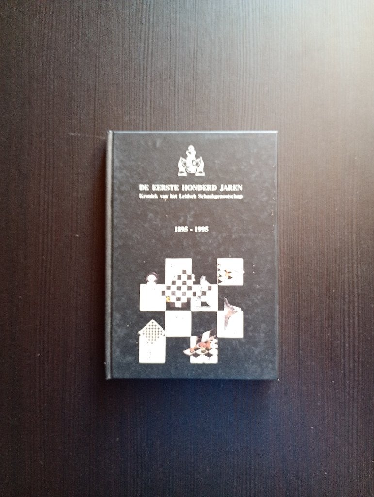 schaken De eerste honderd jaren 1895 1995, Ophalen of Verzenden, Minder dan 500 stukjes, Zo goed als nieuw, Schaken