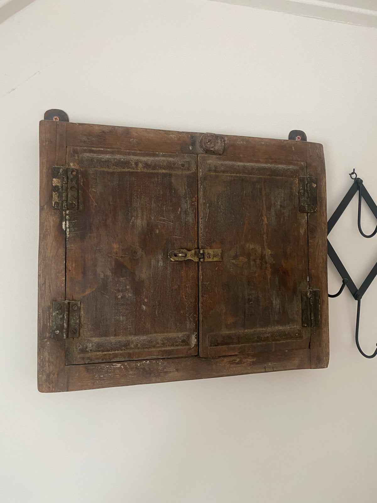 Vintage houten spiegel met luiken, Verzenden, Rechthoekig, 50 tot 100 cm, Minder dan 100 cm