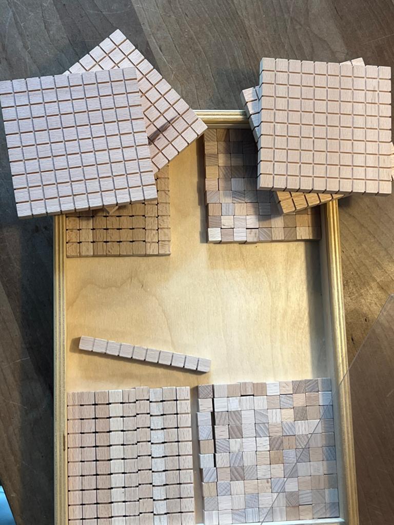 MAB-materiaal, in handige houten doos, Ophalen of Verzenden