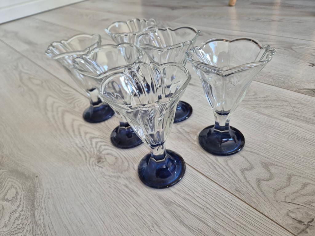 Set van 6 Borgonovo ijscoupes met blauwe voet, jaren '80, Antiek en Kunst, Antiek | Glas en Kristal, Ophalen of Verzenden