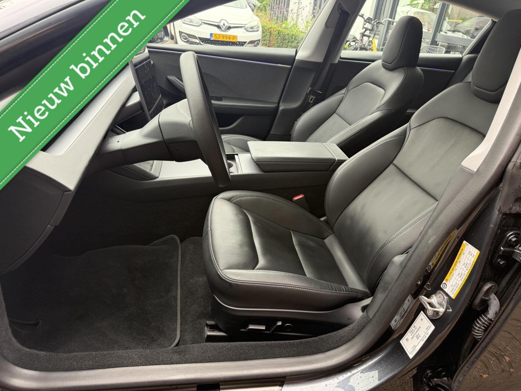 Tesla Model 3 RWD 60 kWh TREKHAAK/PANO *ALL-IN PRIJS*, Auto's, Automaat, 12 maanden, Achterwielaandrijving, Gebruikt