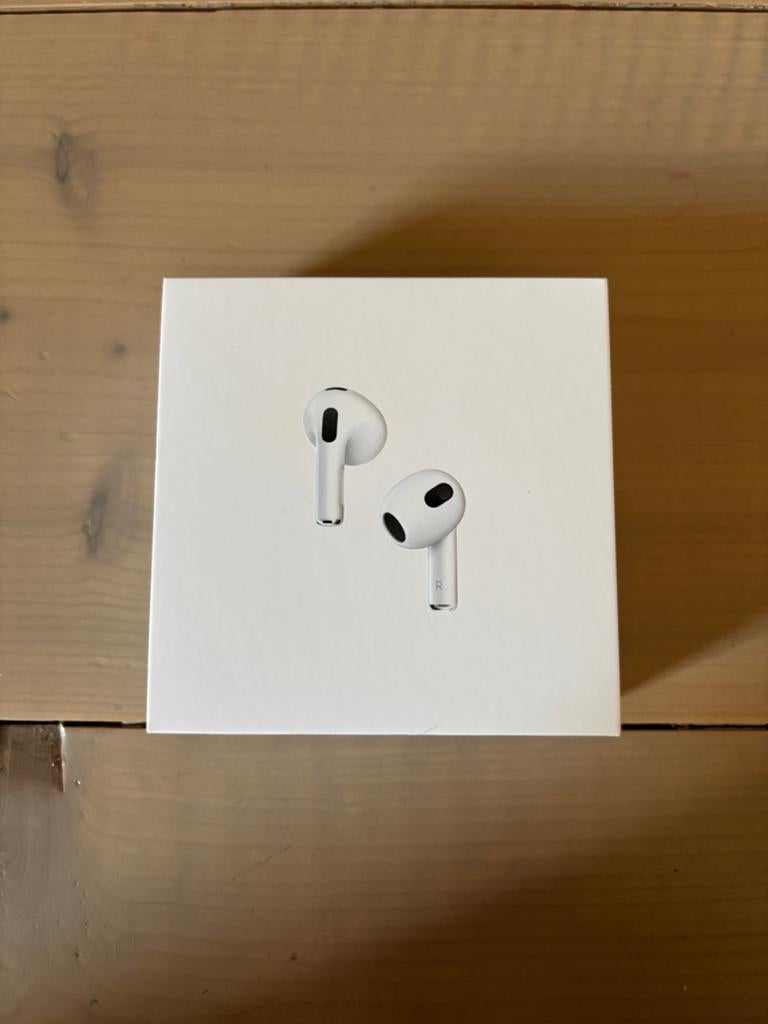 Apple AirPods 3e generatie met macsafe oplaadcase, Ophalen, Gebruikt, Overige merken, Draadloos