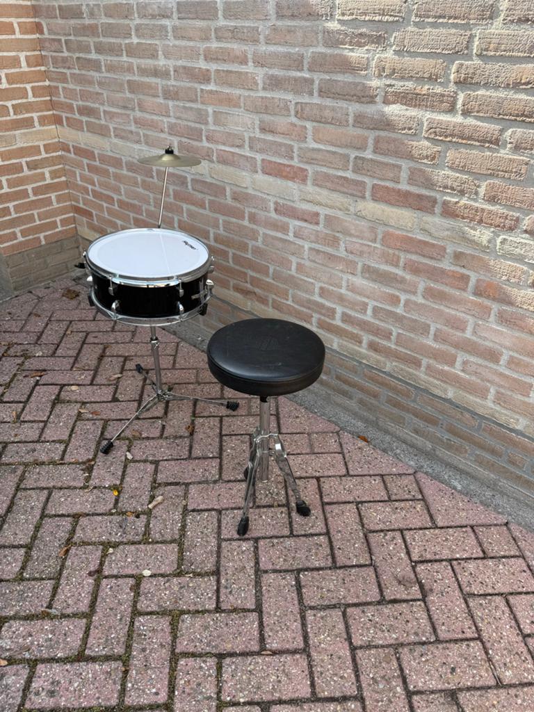 Hayman Snaredrum met krukje en standaard, Muziek en Instrumenten, Ophalen, Zo goed als nieuw