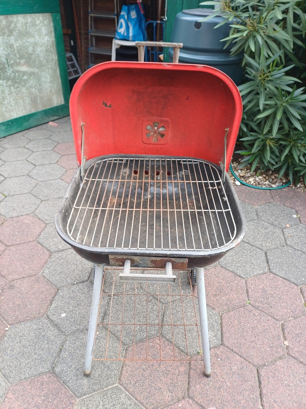 Gebruikte BBQ met deksel - Ophalen in Purmerend Noord, Ophalen, Gebruikt