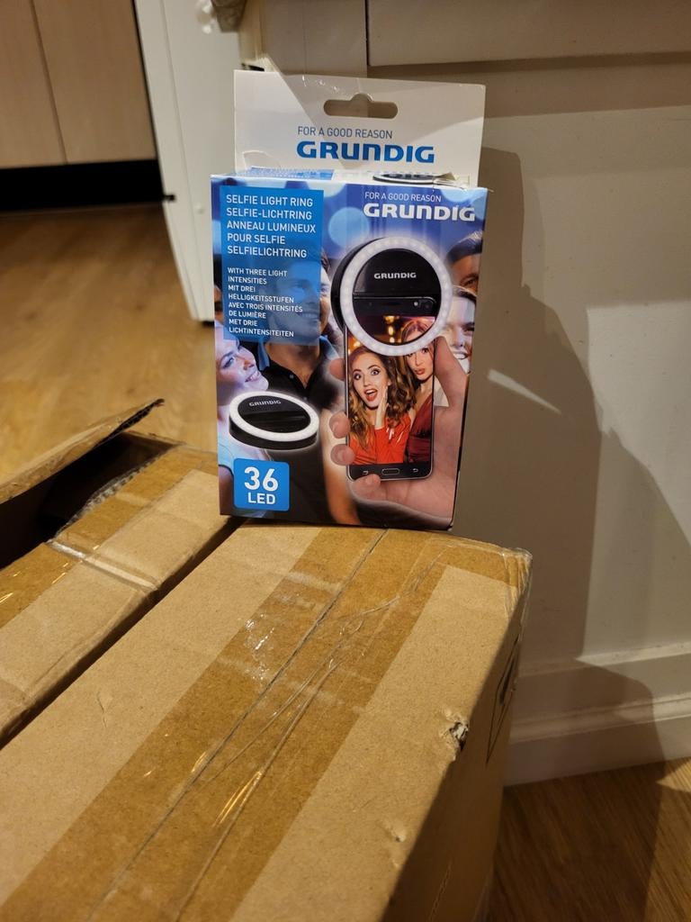 NIEUW! 2 dozen Grundig Selfie Ring Lights, Ophalen of Verzenden, Nieuw, Overige typen
