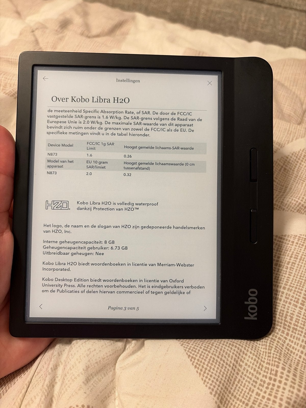 Kobo Libra H2O E-reader met hoesje en oplaadkabel, 8 GB, Bluetooth, Ophalen of Verzenden, Zo goed als nieuw