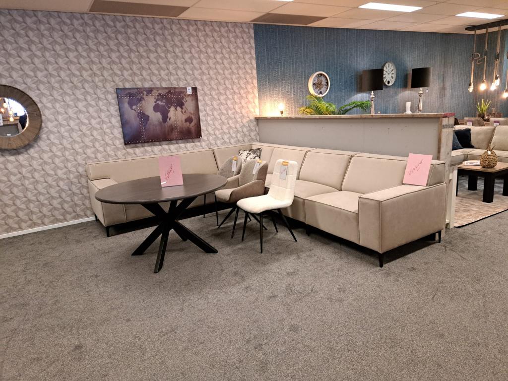NIEUWE - HOEKBANK Puck + eettafel + stoelen (complete set), Huis en Inrichting, Banken | Bankstellen, Ophalen, Hoekbank, Zo goed als nieuw