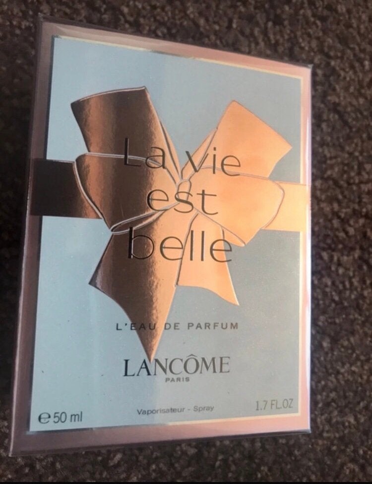 Lancome la vie Est Belle 50ml eau de parfum nieuw, Sieraden, Tassen en Uiterlijk, Uiterlijk | Parfum, Ophalen of Verzenden, Nieuw