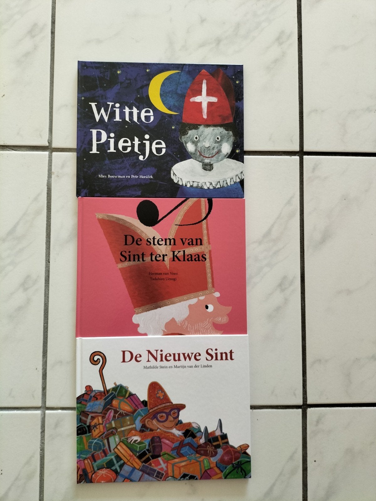 3x Sinterklaas boeken Douwe Egberts 2008, Boeken, Nieuw, Ophalen of Verzenden, Mies Bouwman, Herman van Veen, Mathilde Stein, Sprookjes