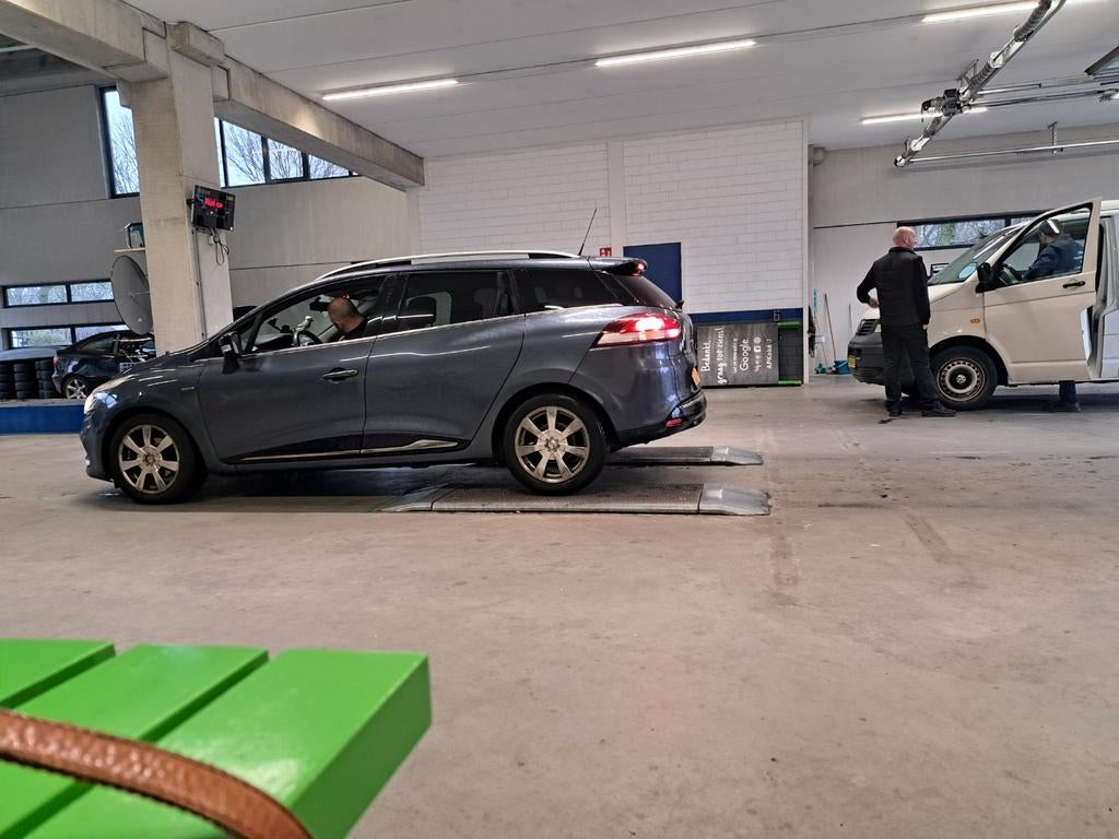 Winterbanden op velg 195/55 R16 voor Renault Clio (Estate), Auto diversen, Ophalen, Gebruikt