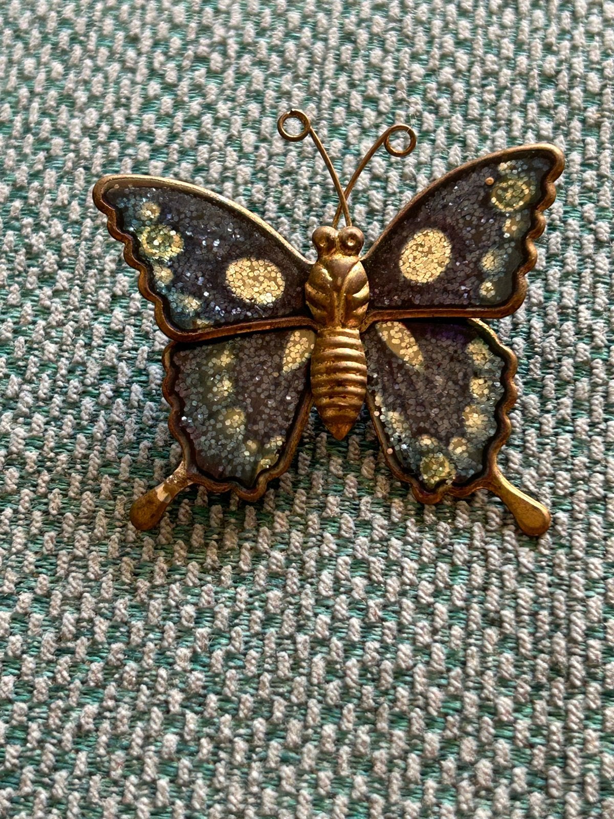 Vintage Vlinder Broche met Glitter en Goudkleurige Afwerking, Overige materialen, Gebruikt, Minder dan 4 cm, Ophalen of Verzenden