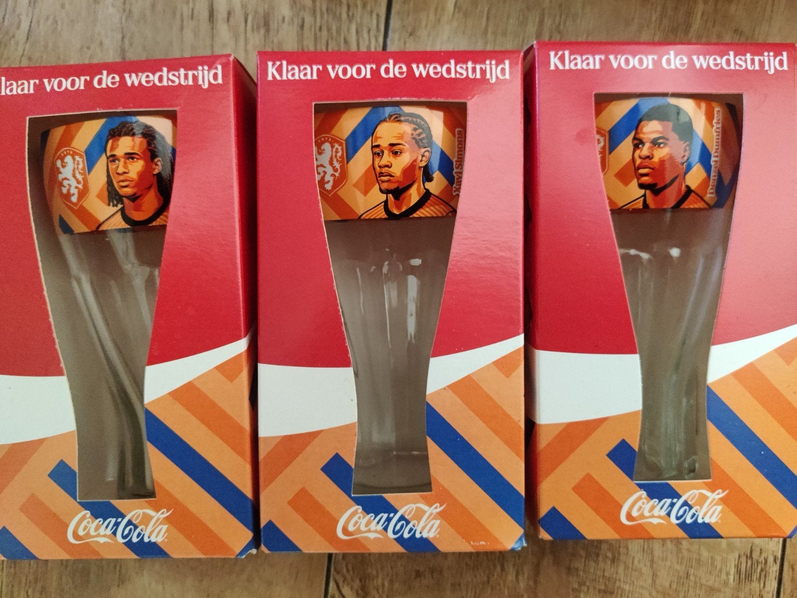 3 WK spelers glazen Coca-Cola (Dumfries, Simons, Aké), Ophalen, Nieuw