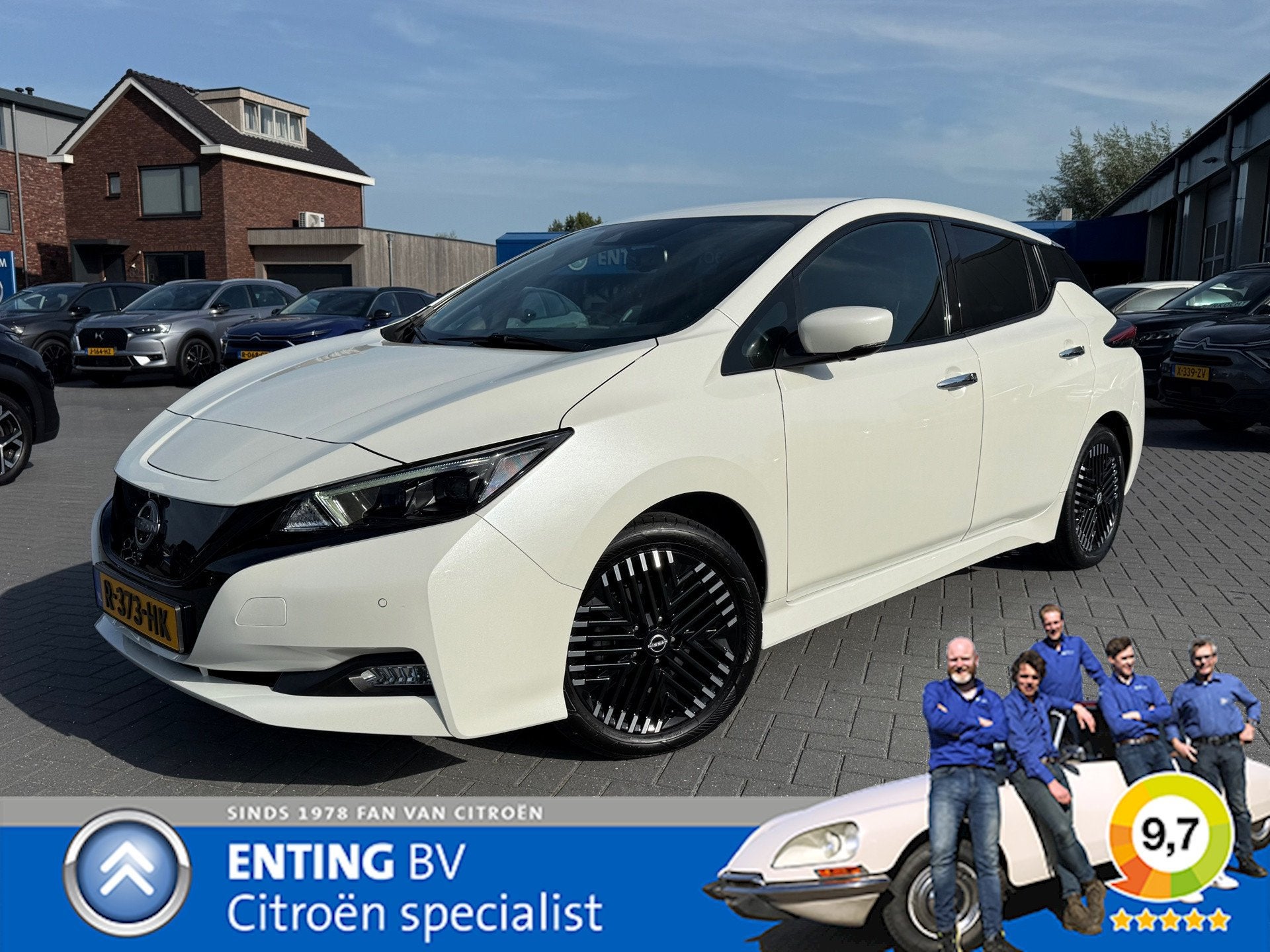 Nissan LEAF N-Connecta 40 kWh ADAPTIVE CRUISE LED NAVI 360 C, Auto's, Dealer onderhouden, Gebruikt, 150 pk, Leder en Stof