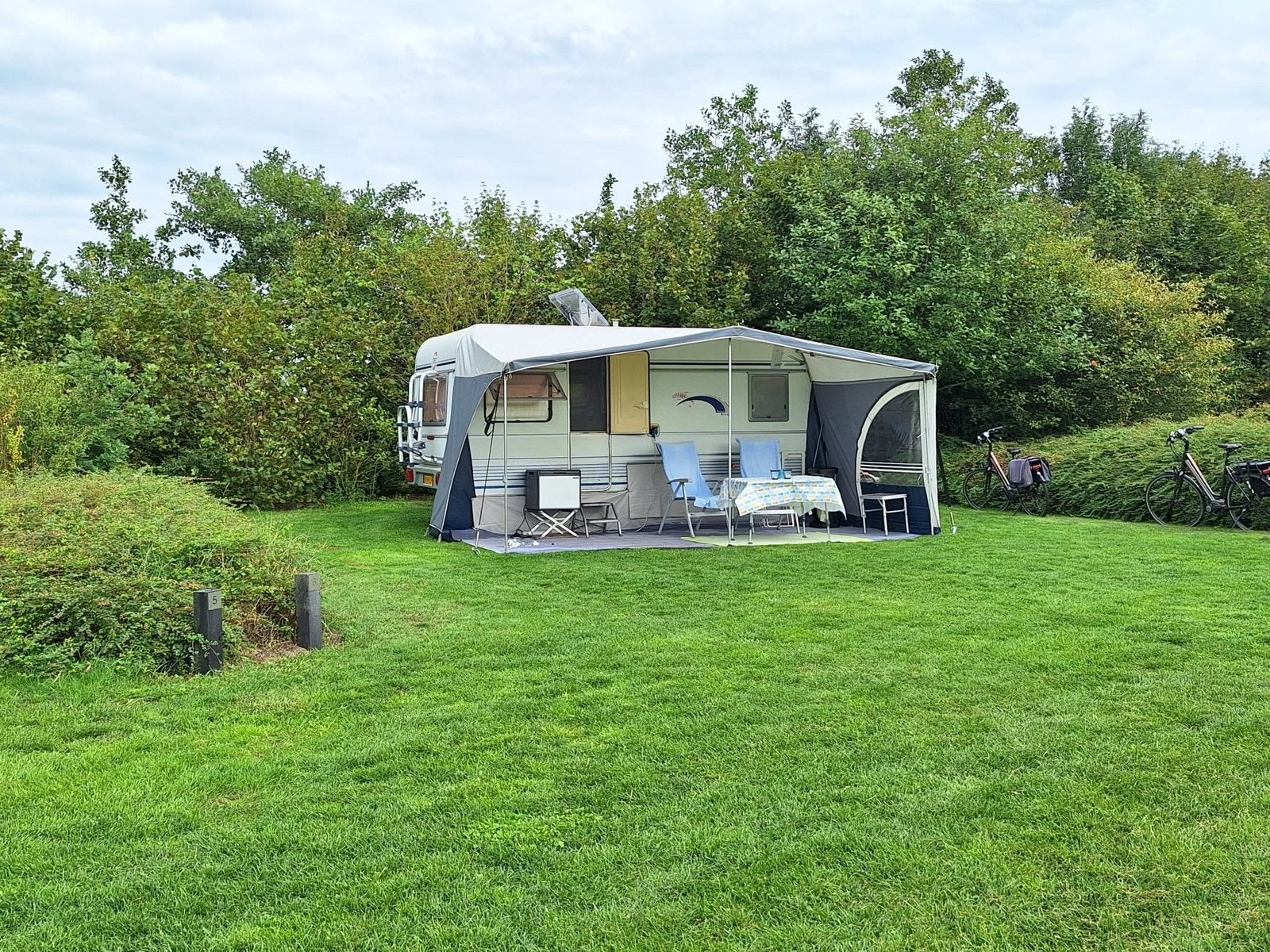 Complete net onderhouden TEC travel king caravan., T.E.C., Rondzit, Frans bed, Particulier